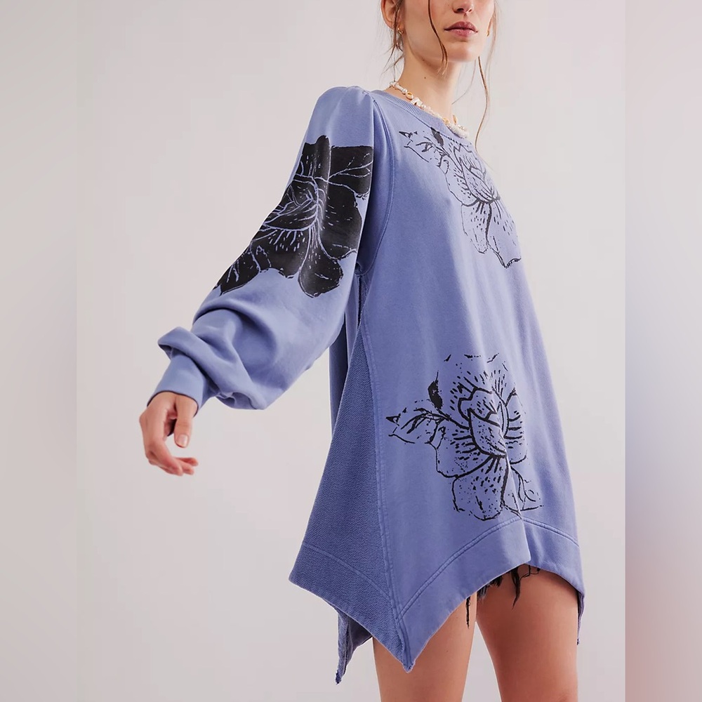 FREE PEOPLE Flowers Sweatshirt in Navy Combo